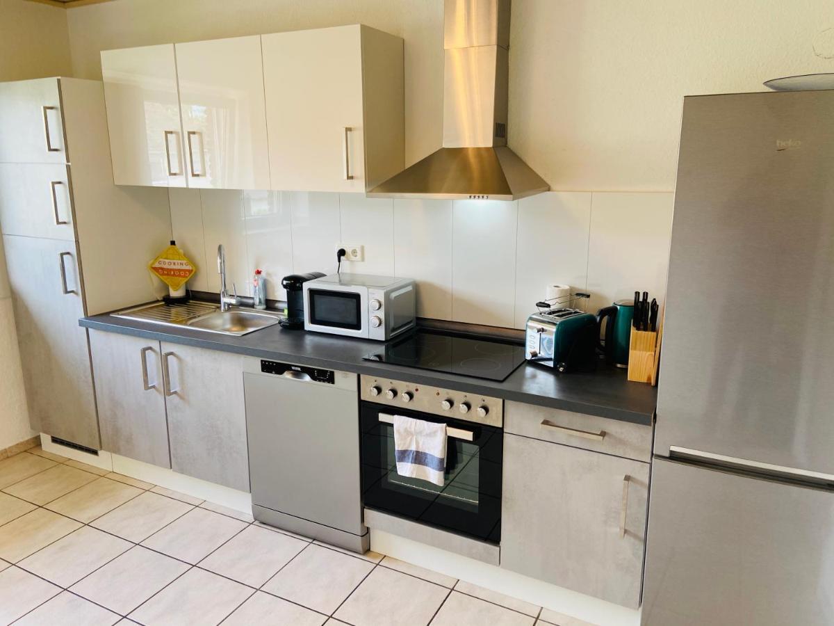 Generous Apartment I 7 Beds I 110 Sqm I Fast Internet พาเดอร์บอร์น ภายนอก รูปภาพ