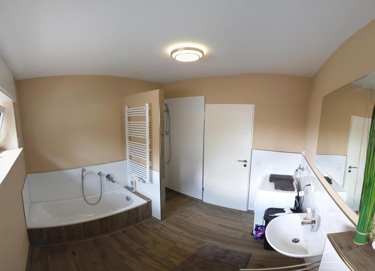 Generous Apartment I 7 Beds I 110 Sqm I Fast Internet พาเดอร์บอร์น ภายนอก รูปภาพ