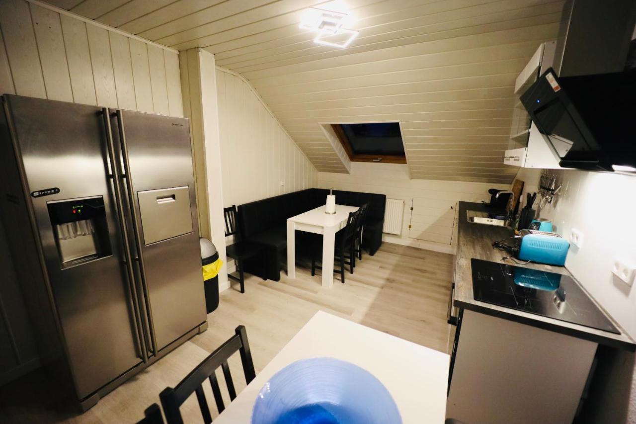 Generous Apartment I 7 Beds I 110 Sqm I Fast Internet พาเดอร์บอร์น ภายนอก รูปภาพ