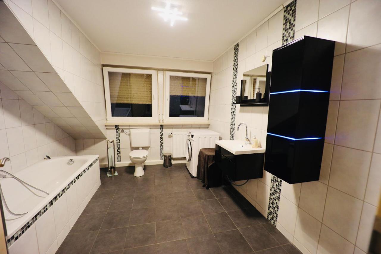 Generous Apartment I 7 Beds I 110 Sqm I Fast Internet พาเดอร์บอร์น ภายนอก รูปภาพ