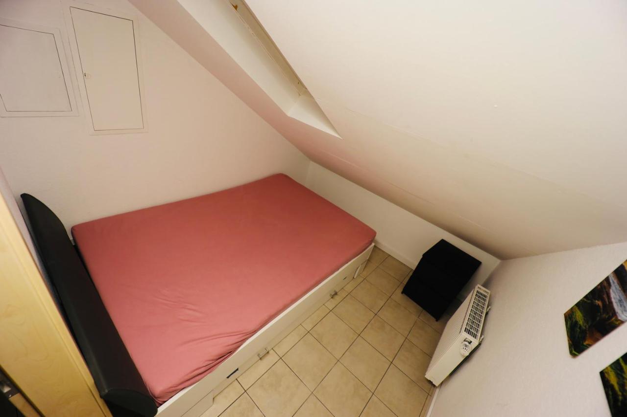Generous Apartment I 7 Beds I 110 Sqm I Fast Internet พาเดอร์บอร์น ภายนอก รูปภาพ